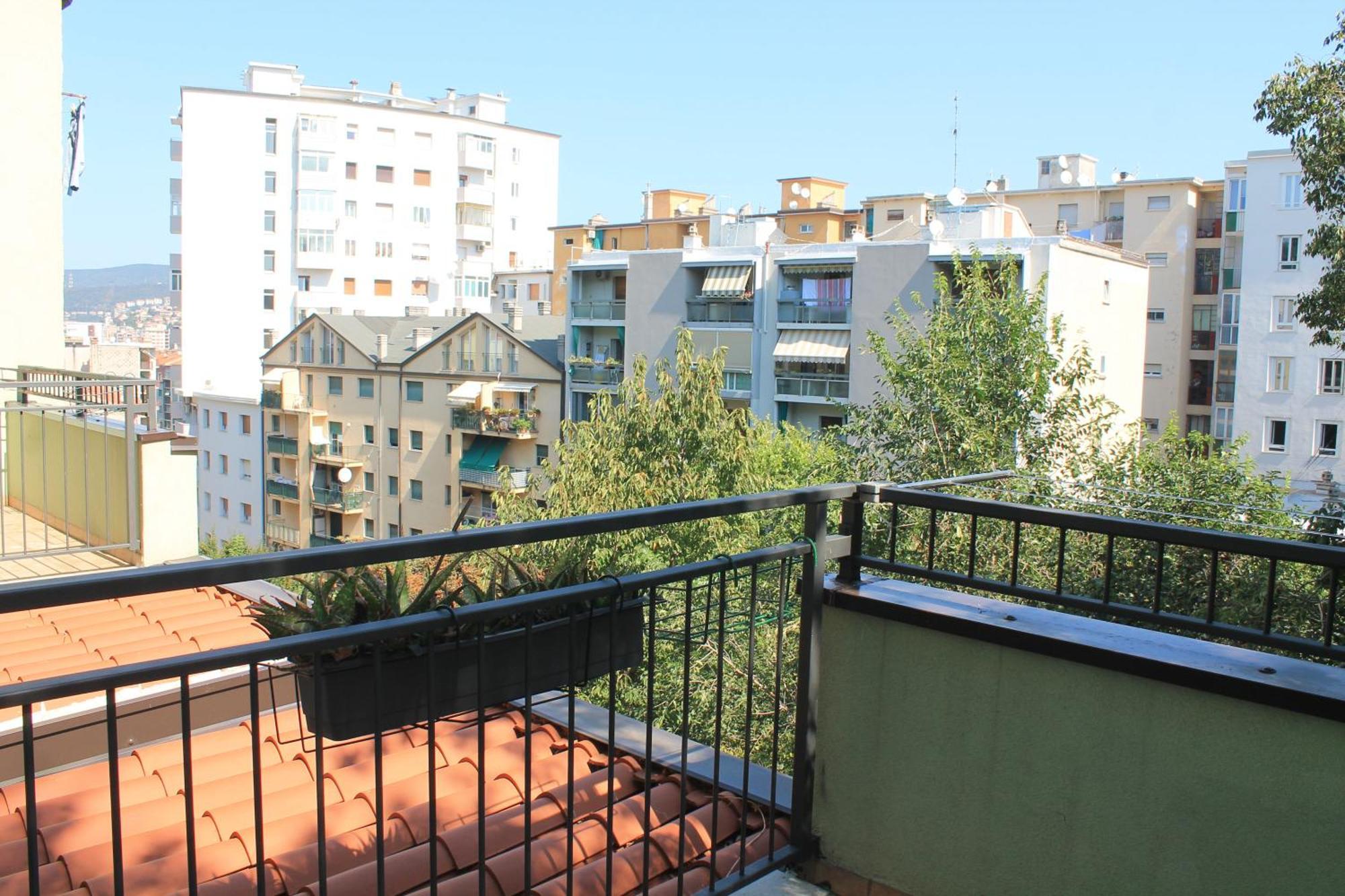 Terrace44 Oasi Di Pace E Relax Nel Cuore Di Triest Exterior foto